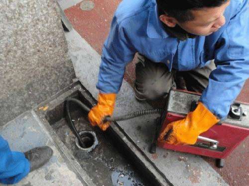 乌恰疏通下水道